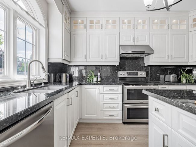 215 Thomson Creek Blvd, House other with 5 bedrooms, 4 bathrooms and 3 parking in Woodbridge ON | Image 15