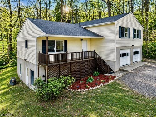 10 Glenn Ave, Glen Gardner, NJ, 08826-3627 | Card Image