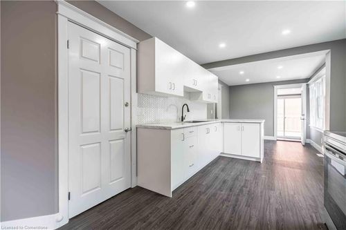 2-1379 King St E, Hamilton, ON, L8M1H6 | Card Image
