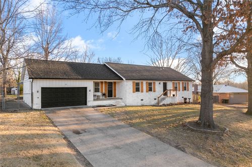 23 Hawthorne Dr, Harrison, AR, 72601-2301 | Card Image