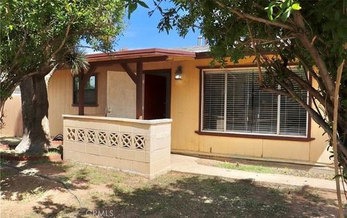 16226 Pine St, Hesperia, CA, 92345-3112 | Card Image