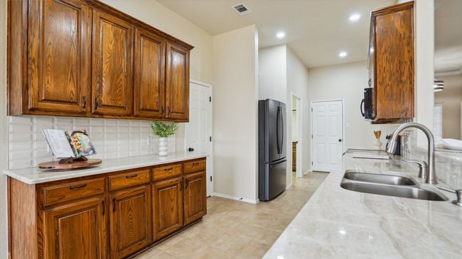 613 W Sheila Cir, House other with 4 bedrooms, 2 bathrooms and null parking in Joshua TX | Image 15