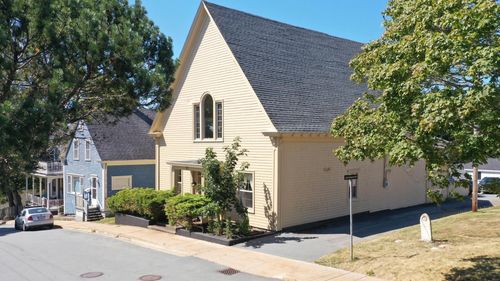 47 Kaulbach St, Lunenburg, NS, B0J2C0 | Card Image