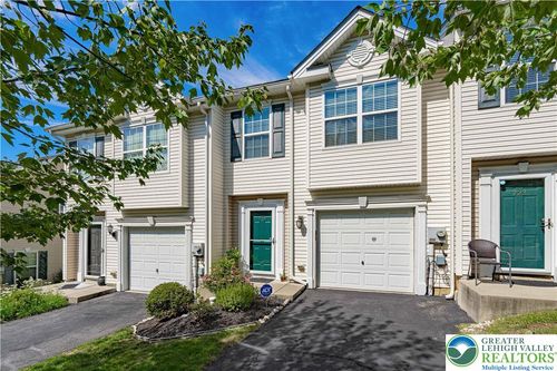 725 Trout Creek Ln, Allentown, PA, 18103-4974 | Card Image