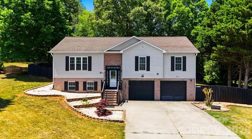 107 Cliffwood Dr, Hudson, NC, 28638-9296 | Card Image