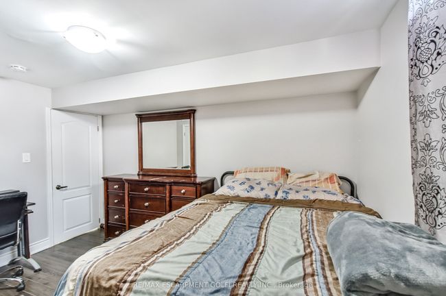 24 Diamond Crt, House other with 5 bedrooms, 3 bathrooms and 4 parking in Hamilton ON | Image 36