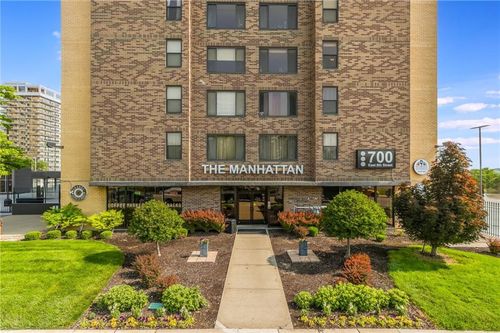 700 E 8th # 4s St, Kansas City, MO, 64106 | Card Image