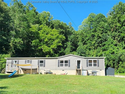 2573 Pentacre Rd, Elkview, WV, 25071-6754 | Card Image