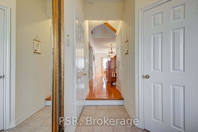 24 Attview Cres, House other with 4 bedrooms, 3 bathrooms and 6 parking in Brampton ON | Image 3