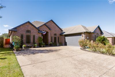 14425 Chantilly Dr, House other with 4 bedrooms, 2 bathrooms and null parking in Corpus Christi TX | Image 2