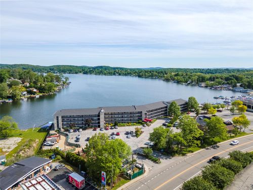 apt-q3-4 Marina Dr, Mahopac, NY, 10541-1615 | Card Image