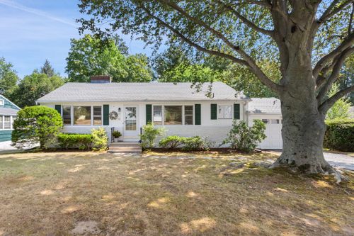 83 Luciani Rd, Woodbridge, CT, 06525-2316 | Card Image