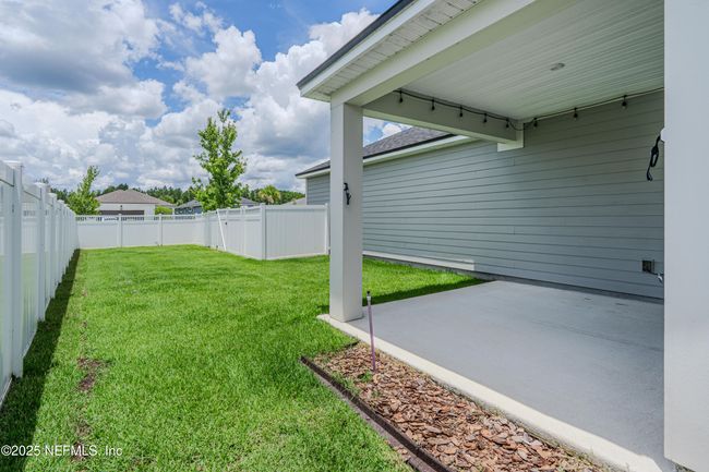 575 Buttonwood Loop, House other with 3 bedrooms, 2 bathrooms and null parking in Yulee FL | Image 40