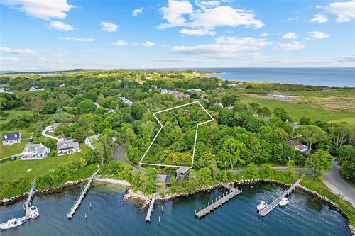 1310 Winthrop Dr, Fishers Island, NY, 06390-8033 | Card Image