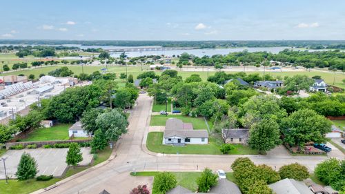 105 E Park St, Little Elm, TX, 75068-5006 | Card Image