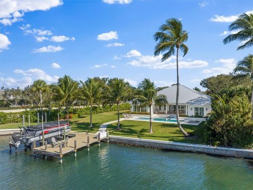2207 Cove Dr, Vero Beach, FL, 32963-2133 | Card Image