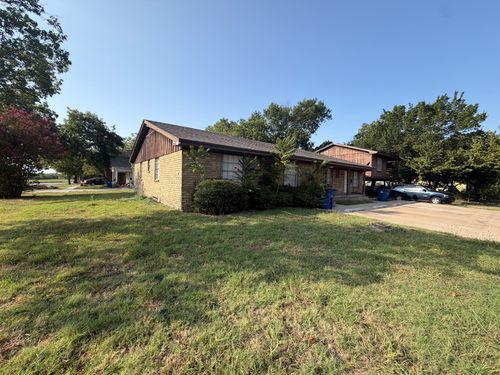 b-101 W Latimer St, Ennis, TX, 75119-3165 | Card Image
