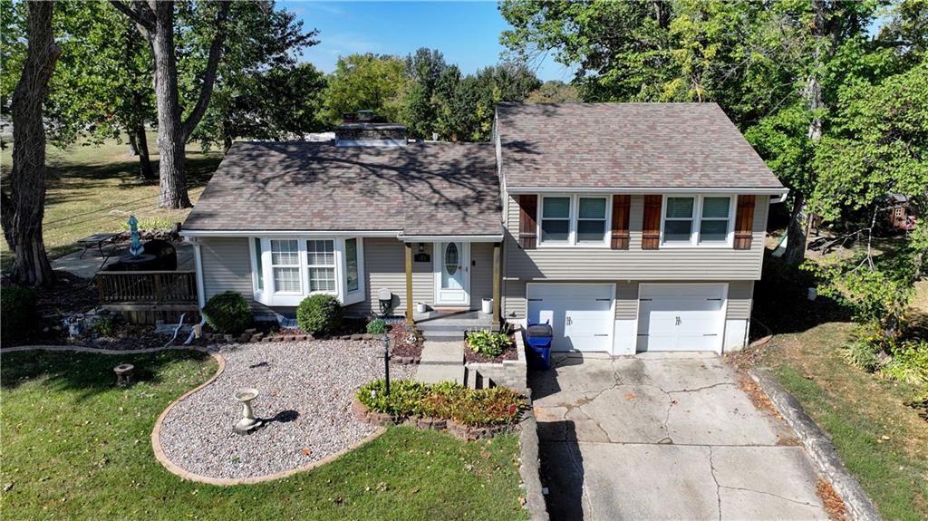 Anchor Dr, Blue Springs, MO 64015