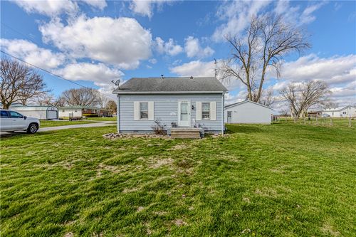 6090 Public Rd, Macon, IL, 62544-7193 | Card Image