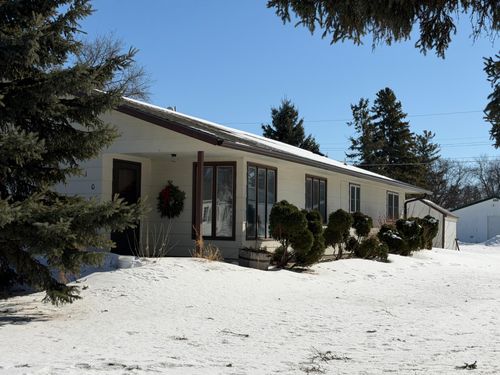 910 2nd St Ne, Roseau, MN, 56751-1242 | Card Image