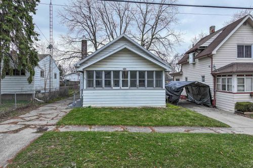 936 Stocker Ave, Flint, MI, 48503-3060 | Card Image