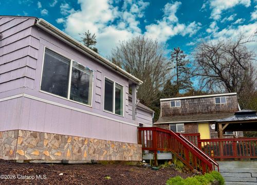 589 & 593 Rivington St, Astoria, OR, 97103-5929 | Card Image