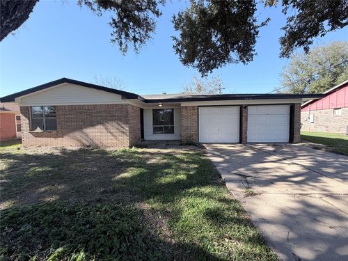3616 Willowick Dr, Bay City, TX, 77414-7701 | Card Image