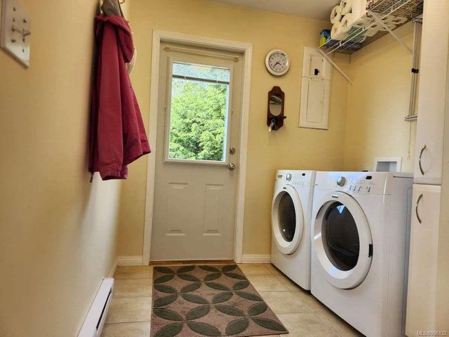 367 Pine St, House other with 3 bedrooms, 2 bathrooms and 2 parking in Alert Bay BC | Image 12