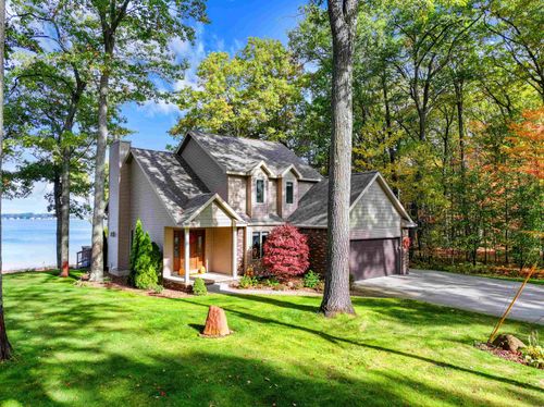 6856 W Lakeview Dr, Lake City, MI, 49651-8548 | Card Image