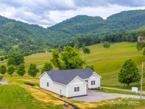 12 Gracie Rose Street, Clyde, NC, 28785 | Card Image