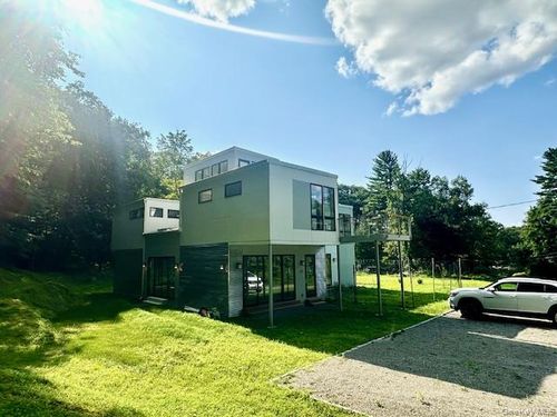 32 Brook Ln, Cortlandt Manor, NY, 10567-6502 | Card Image