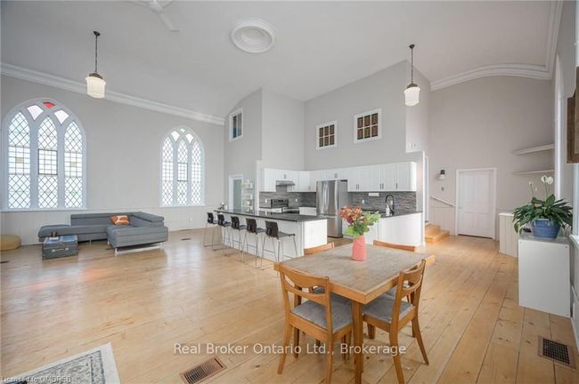 3318 Dundas St, House other with 3 bedrooms, 2 bathrooms and 6 parking in Burlington ON | Image 15