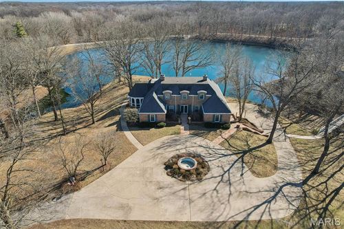 18994 Country Club Ln, Carlinville, IL, 62626-3907 | Card Image