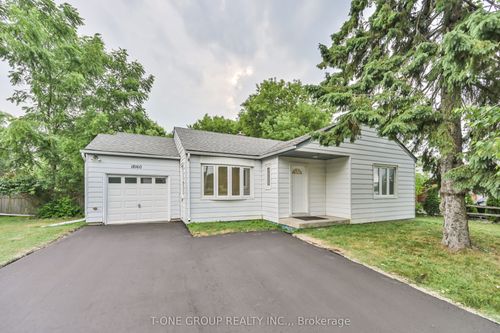 18160 Leslie St, East Gwillimbury, ON, L9N0M5 | Card Image