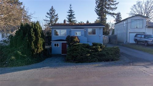 823 Chelsea St, Nanaimo, BC, V9S1Y4 | Card Image