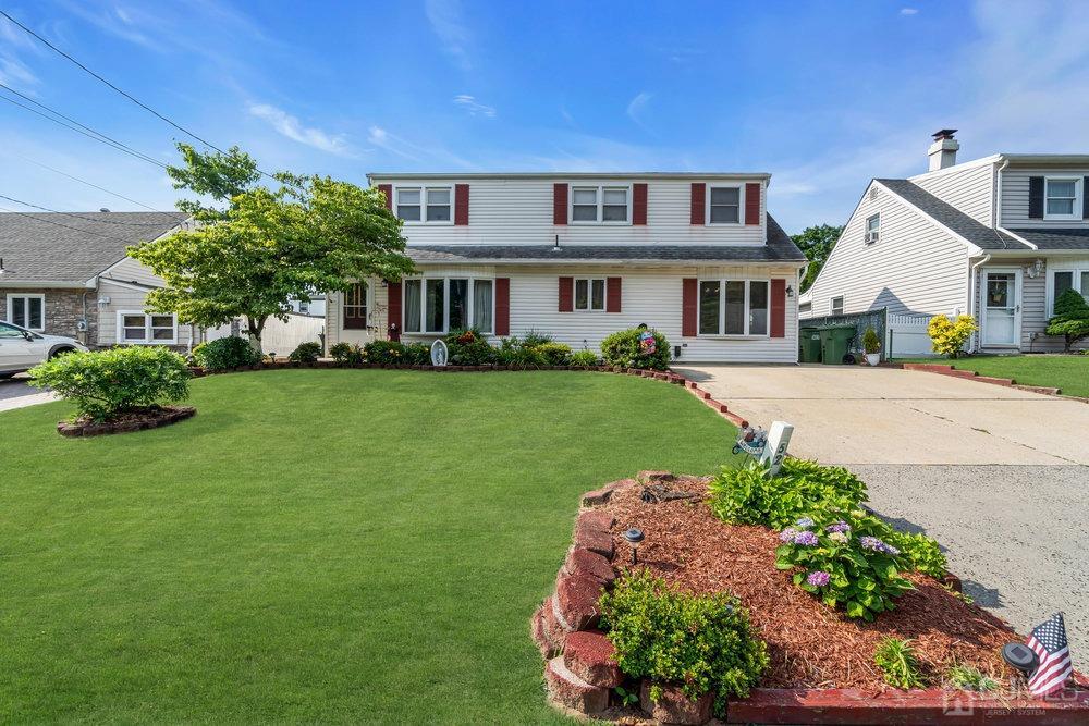 Kendall Dr, Parlin, NJ 08859