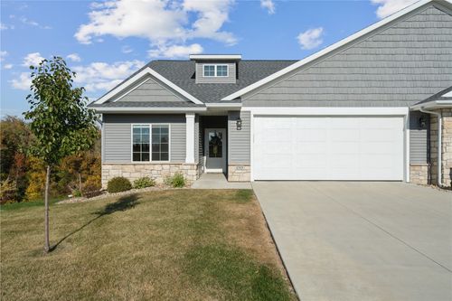 1333 Forest Ridge Ct Ne, Swisher, IA, 52338-5500 | Card Image