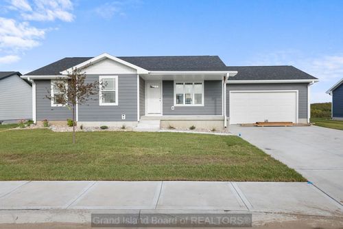713 Kenneth Dr, Grand Island, NE, 68803-4933 | Card Image