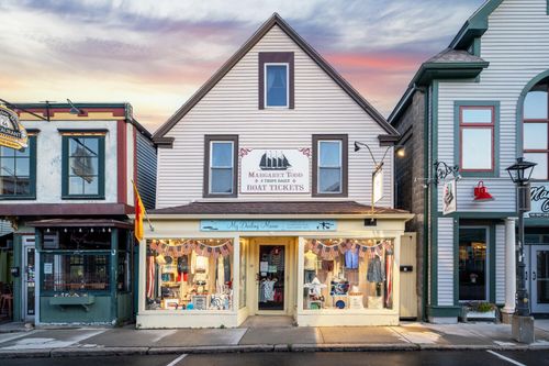 19 Cottage Street, Bar Harbor, ME, 04609 | Card Image