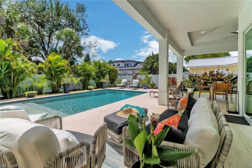 1262 10th St, NAPLES, FL, 34102-5214 | Card Image