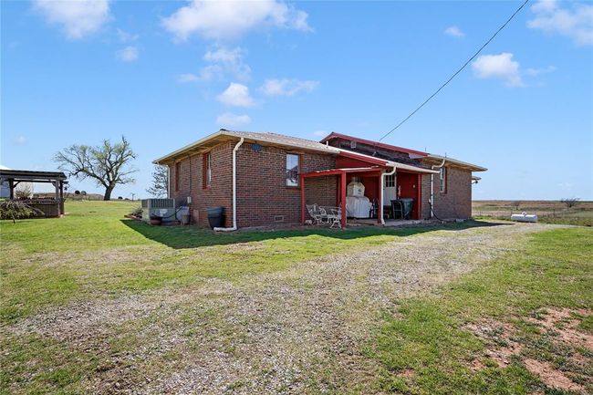 14460 N County Road 3070, House other with 4 bedrooms, 3 bathrooms and null parking in Lindsay OK | Image 24