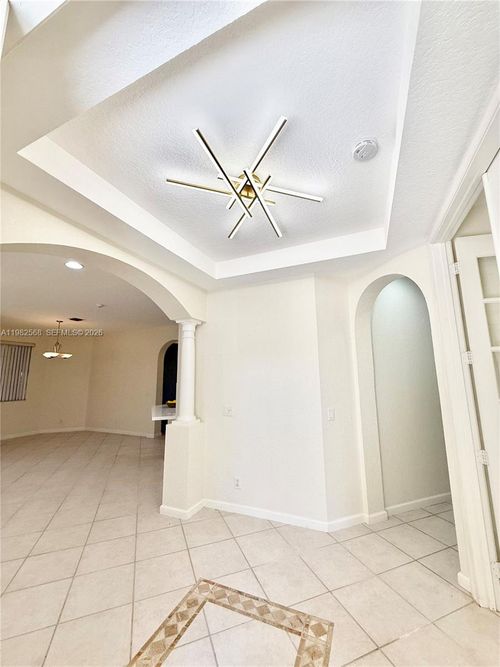 28-1-2816 Kinsington Cir, Weston, FL, 33332-1863 | Card Image
