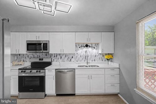 958 Edmund St, ABERDEEN, MD, 21001-3550 | Card Image