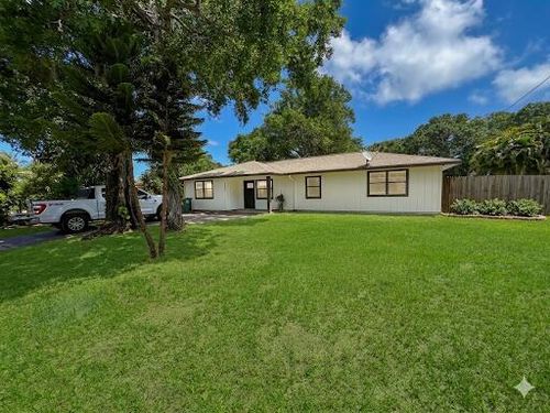 2008 S 30th St, Fort Pierce, FL, 34947-6977 | Card Image