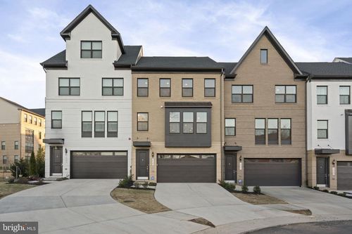 14303 Yesler Ave, CHANTILLY, VA, 20151-2541 | Card Image
