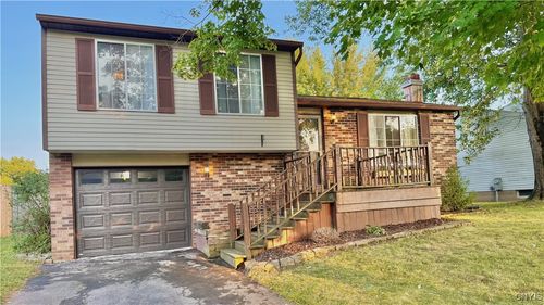3952 Merganser Dr, Liverpool, NY, 13090-1040 | Card Image
