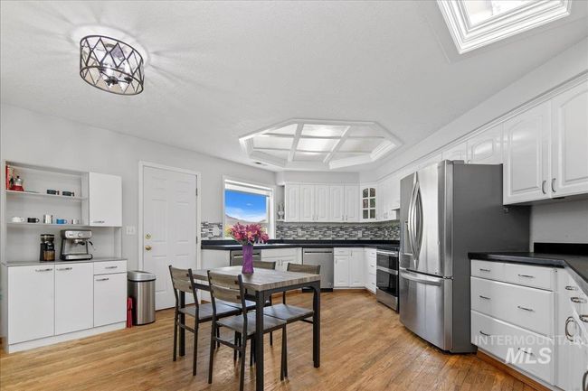 378 E Black Canyon Hwy, House other with 5 bedrooms, 2 bathrooms and null parking in Emmett ID | Image 11