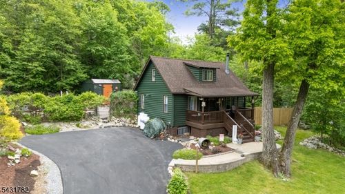 66 Fairlawn Dr, Hewitt, NJ, 07421-1121 | Card Image