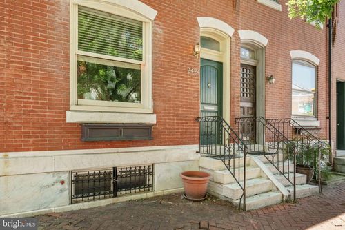 2424 Lombard St, PHILADELPHIA, PA, 19146-1023 | Card Image
