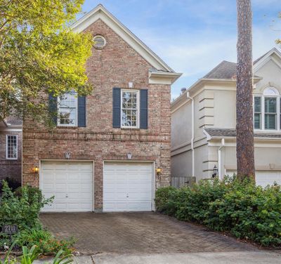 2711 Wroxton Road, Townhouse with 3 bedrooms, 2 bathrooms and null parking in West University Place TX | Image 1